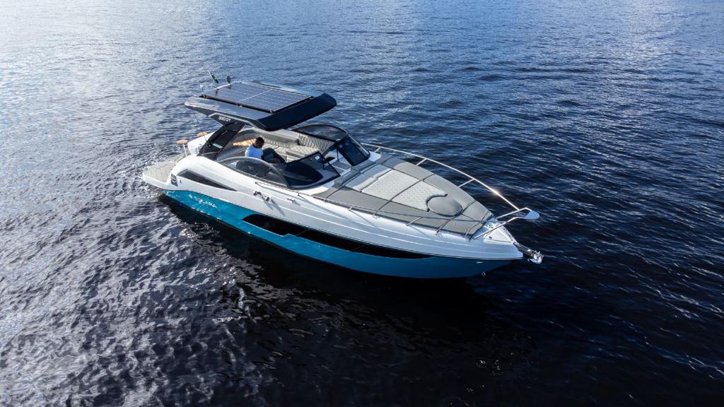 Solara 330 GT: a bordo com sustentabilidade e conforto